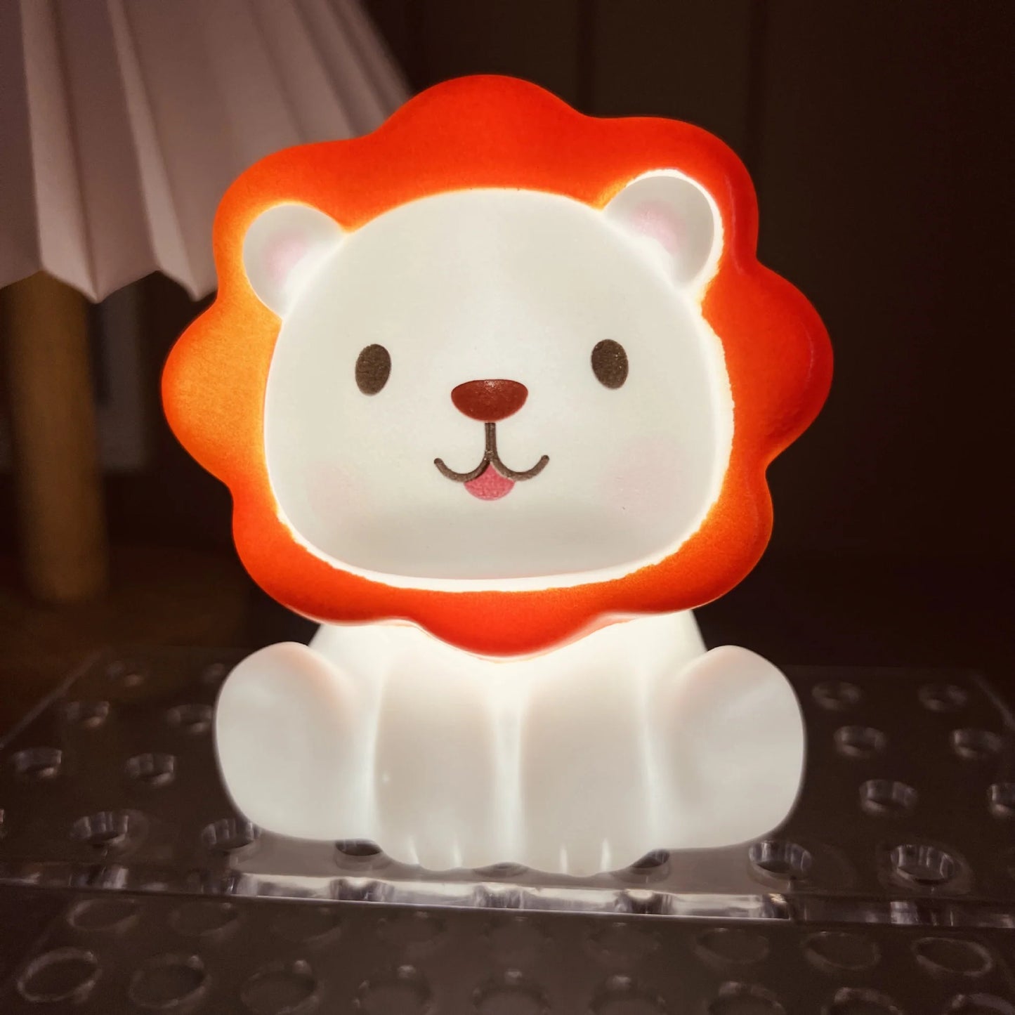 Leo Lamp